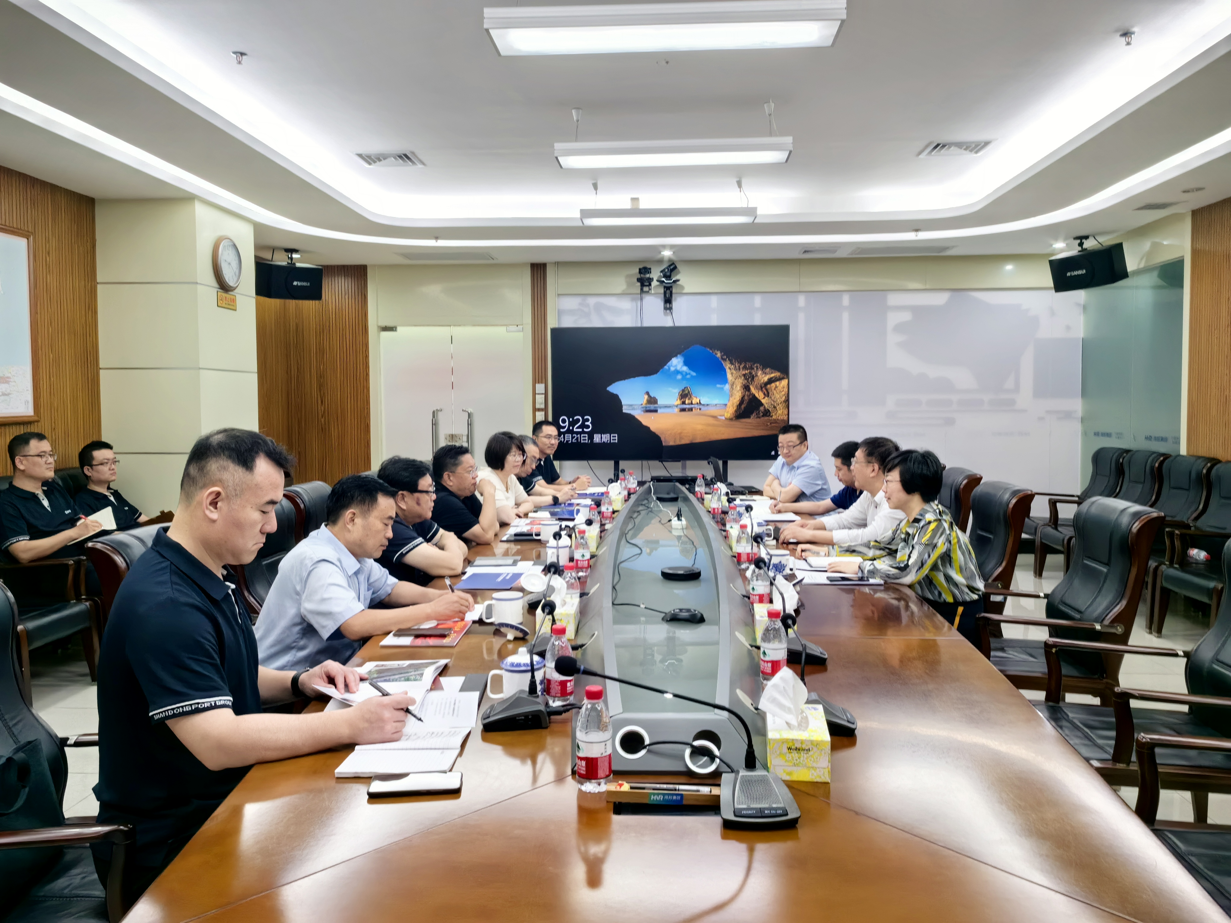 660d0bc4808d4cce8ce54806c0636f37